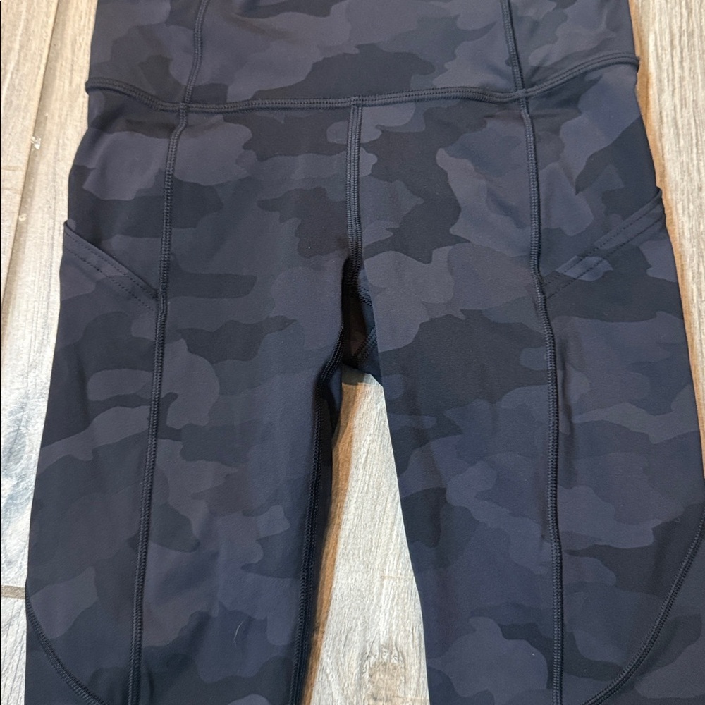 Lululemon Fast and Free Tight II 25" *Non-Reflective Nulux Incognito Camo SZ‎ 2 - Picture 8 of 10